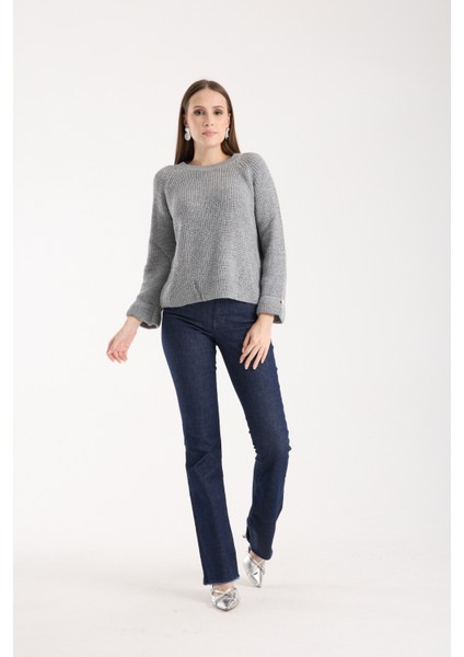 Kadın Gri Reglan Kol ve Tek Düğmeli Manşetler Bisiklet Yaka Simli Triko Kazak