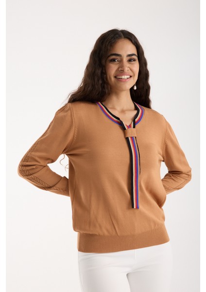 Kadın Bej Elit Viskon Kumaş Kontrast Şeritli Bisiklet Yaka Triko Bluz fiyatları