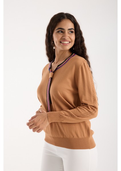 Kadın Bej Elit Viskon Kumaş Kontrast Şeritli Bisiklet Yaka Triko Bluz fırsatları