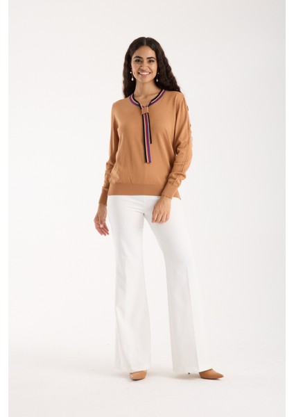 Kadın Bej Elit Viskon Kumaş Kontrast Şeritli Bisiklet Yaka Triko Bluz