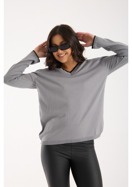Kadın Gri Elit Viskon Kumaş Kontrast Sim Biyeli V Yaka Triko Bluz modelleri