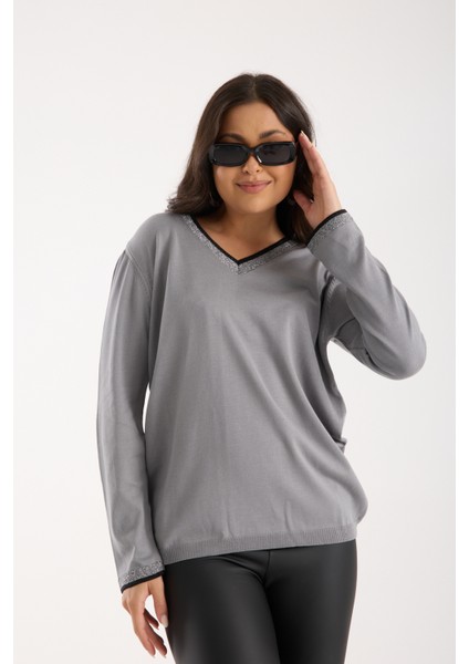 Kadın Gri Elit Viskon Kumaş Kontrast Sim Biyeli V Yaka Triko Bluz fırsatları