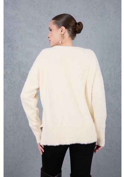 Kadın Ekru Sakal Iplik Yan Yırtmaçlı Inci Detaylı Bisiklet Yaka Triko Kazak modelleri