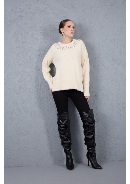 Kadın Ekru Sakal Iplik Yan Yırtmaçlı Inci Detaylı Bisiklet Yaka Triko Kazak indirimleri
