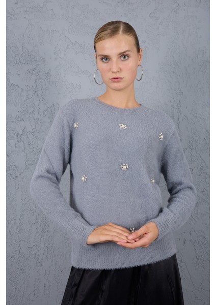 Kadın Gri Sakal Iplik Taş ve Inci Detaylı Bisiklet Yaka Triko Kazak fiyatları