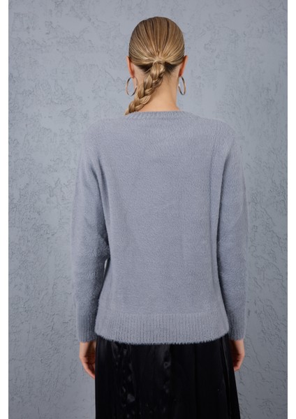 Kadın Gri Sakal Iplik Taş ve Inci Detaylı Bisiklet Yaka Triko Kazak fırsatları