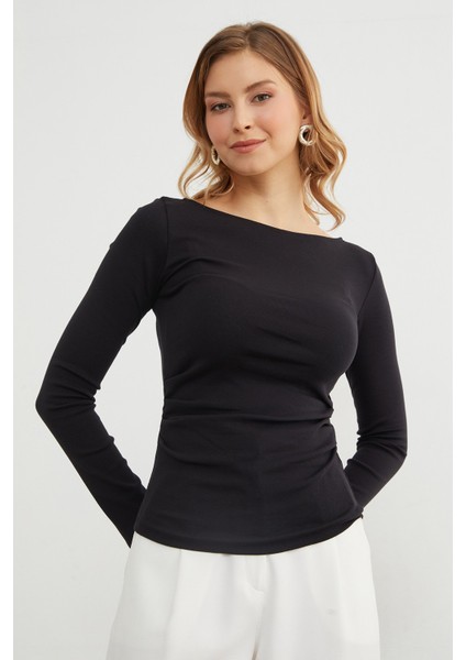 Yanları Drapeli Kayık Yaka Body