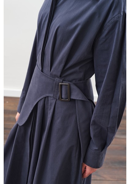 Kemer Detaylı Pileli Elbise Lacivert indirimleri