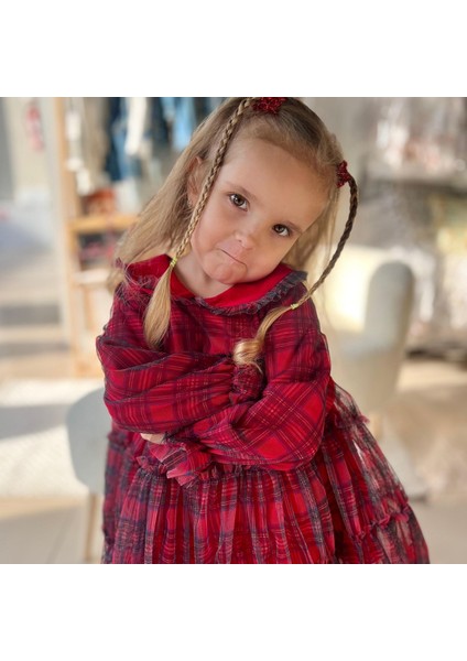 Kırmızı Kadife Yakalı Tüllü Elbise modelleri