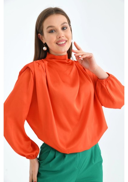 Kadın Gömlek Arkası Fermuarlı Vatkalı Omuz Dökümlü Saten Gömlek Nar - 30050