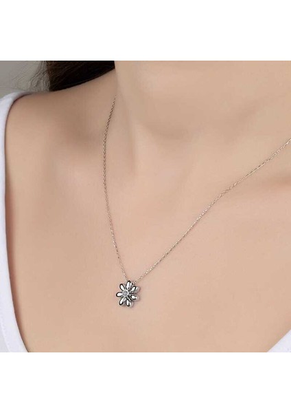Ucarticaret Swarovski Taşlı Gümüş Papatya Bayan Kolye