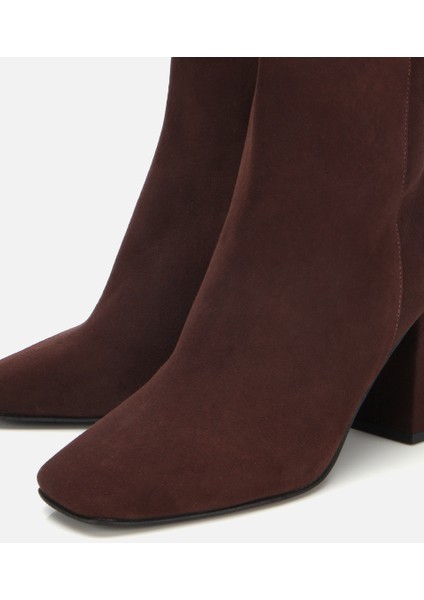 01BOH312630A480 KADIN Süet Deri Kahverengi Tokalı Kare Uçlu Bilekte Topuklu Bot modelleri