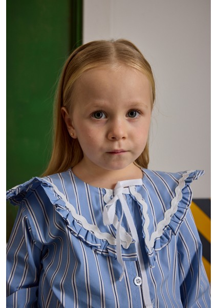 Geniş Yakalı Çizgili Gömlek Mavi indirimleri