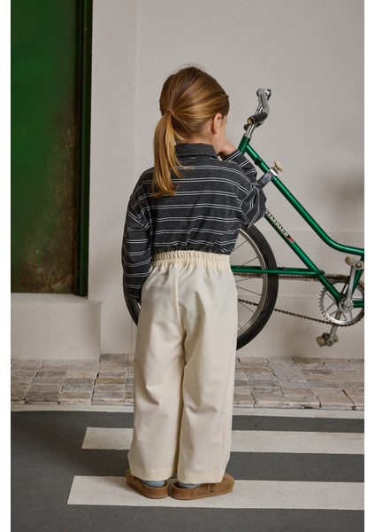 Pile Detaylı Pantolon Bej fırsatları