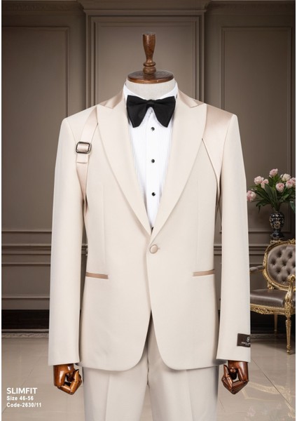 Koldan Kemerli Tasarım, Kırlangıç Yaka, Güç ve Stilin Dengesi, Erkek Takım Elbise, Krem
