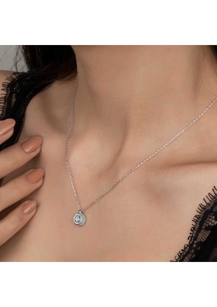 Ucarticaret Swarovski Taşlı Gümüş Tektaş Bayan Kolye