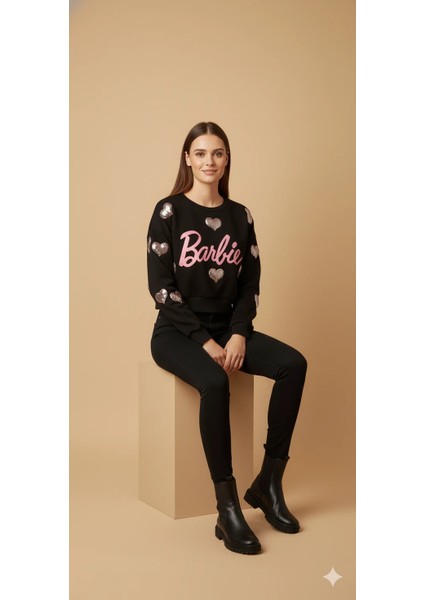 Kadın Barbie Yazılı Crop Sweat Payetli Kalp Detaylı Yuvarlak Yaka Basic Kısa Sweat modelleri