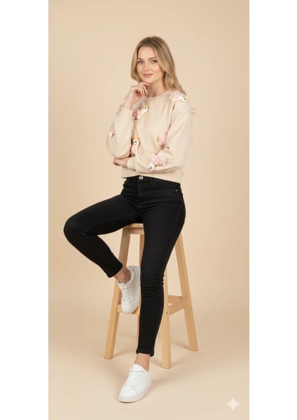 Kadın 3D Figürlü Crop Sweat Kabartmalı Karakter Desenli Bisiklet Yaka Uzun Kollu Kısa Sweat fiyatları