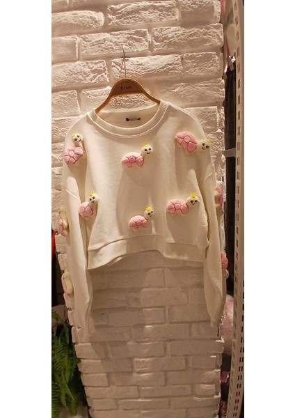 Kadın 3D Figürlü Crop Sweat Kabartmalı Karakter Desenli Bisiklet Yaka Uzun Kollu Kısa Sweat