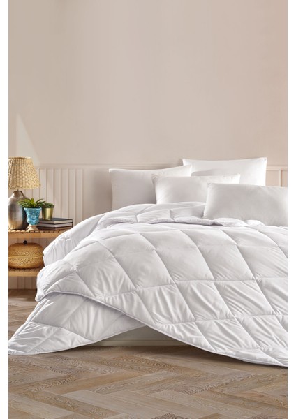 Mikro Yorgan Tek Kişilik Vakumlu 300 Gr/m2 (155X215 Cm) Beyaz