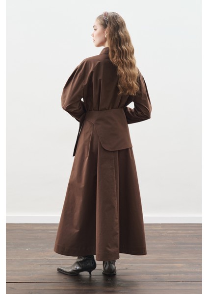 Kemer Detaylı Pileli Elbise Kahverengi