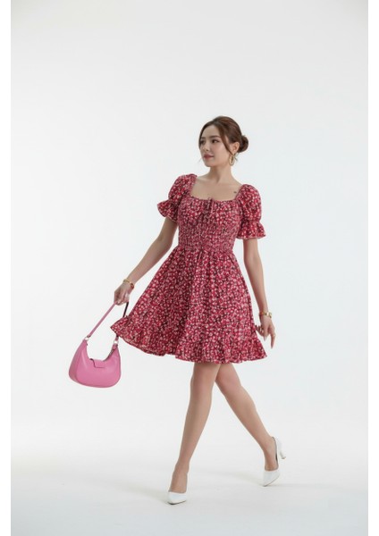 Çiçek Desenli Gipeli Elbise