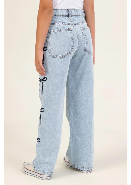 Kız Çocuk Pamuklu Açık Mavi Fiyonklu Denim Pantolon – Günlük Rahat Kesim fiyatları