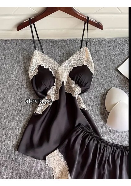 Zarif Dantel Saten Pijama Takımı