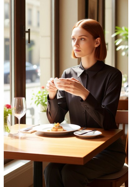 Kadınların Günlük Stiline Zarafet Katan Süet Görünümlü Regular Fit Uzun Kollu Gömlek Modeli modelleri