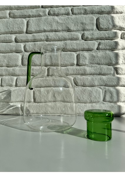 Renkli Kapak ve Kulplu Borosilikat Cam Sürahi 1.9 L modelleri