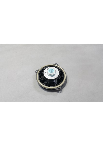 Bmw 3 Serisi F30 F31 F34 13-19 Kapı Hoparlörü Orijinal modelleri