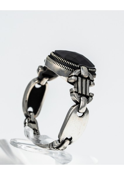 Siyah Oniks Taşlı 925 Ayar Gümüş Erkek Yüzük – Endüstriyel ve Karizmatik Tasarım indirimleri