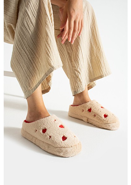 Kadın Peluş Kalpli Ev Terliği Misafir Terliği Bohça Terliği modelleri