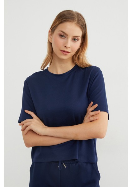 Basic Bisiket Yaka Modal Tişört