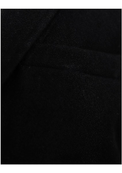 Siyah Mono Yaka Kaban modelleri