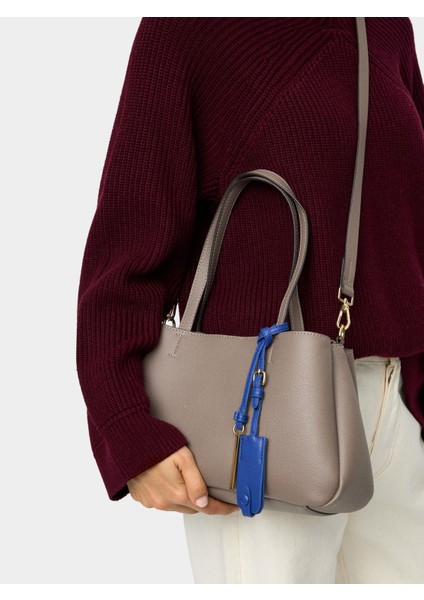 Charm'lı Düz Tote Çanta fiyatları