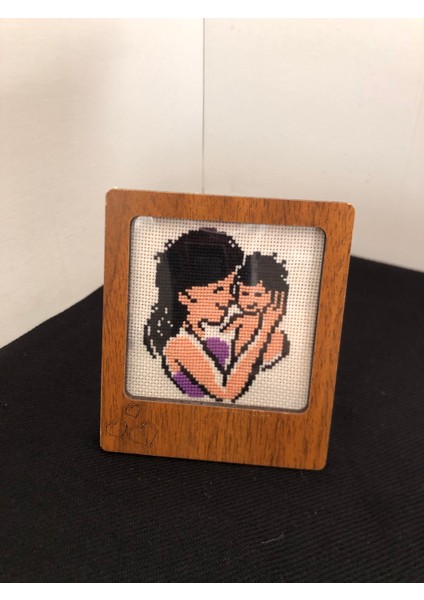 Kanaviçe Işlemeli Masa Süsü ve Buzdolabı Magneti