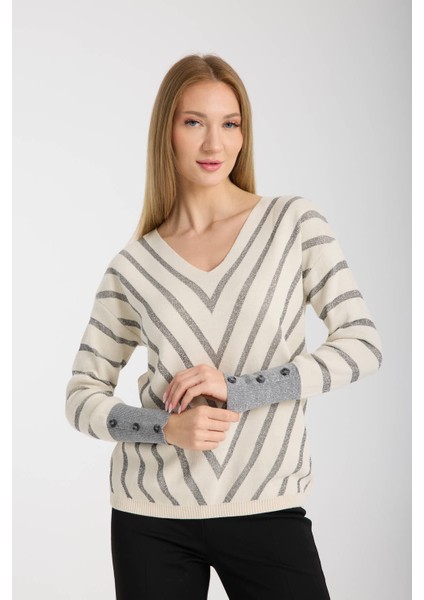 Kadın Beyaz Simli V Yaka Kazak