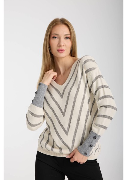 Kadın Beyaz Simli V Yaka Kazak