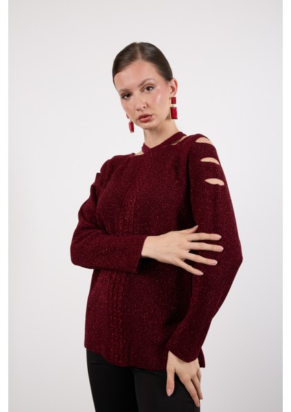 Kadın Bordo Omuzları Kesik Detaylı Reglan Kollu Simli Triko Kazak