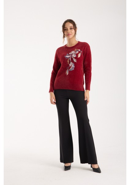 Kadın Bordo Sakal Iplik Yaprak Desenli Boncuk Nakışlı Bisiklet Yaka Triko Kazak