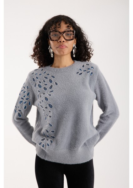 Kadın Gri Sakal Iplik Boncuk Nakışlı Bisiklet Yaka Triko Bluz indirimleri