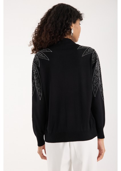 Kadın Siyah Viskon Kumaş Taş Detaylı Omuzlar Yarım Balıkçı Yaka Triko Bluz indirimleri