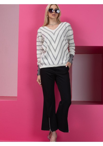 V Yaka Çizgili Beyaz Kadın Kazak fiyatları