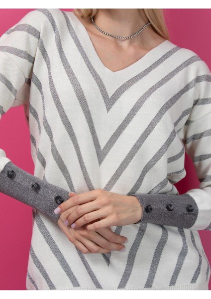 V Yaka Çizgili Beyaz Kadın Kazak indirimleri