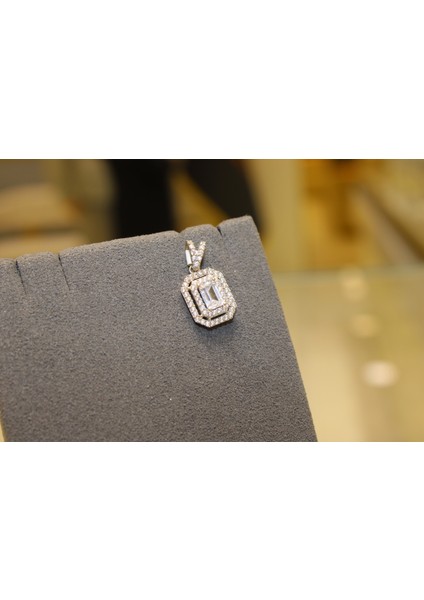 14 Ayar Altın Taşlı Baget Kolye Ucu fiyatları