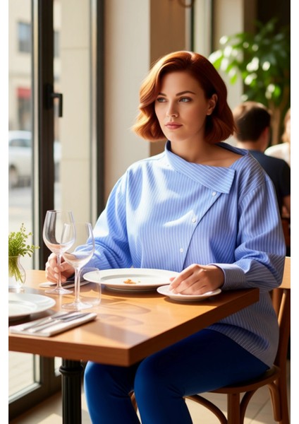 Kadın Için Asimetrik Yaka Çizgili Dokuma Gömlek Modern Şıklık ve Konforu Bir Arada Sunar Şık fiyatları