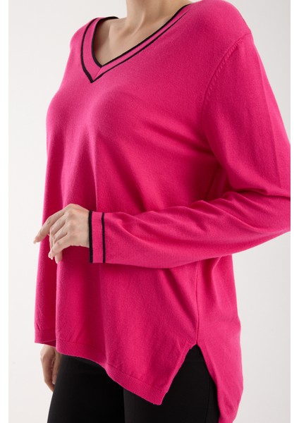 Kadın Fuşya Kontrast Biyeli ve Yan Yırtmaçlı V Yaka Triko Bluz indirimleri