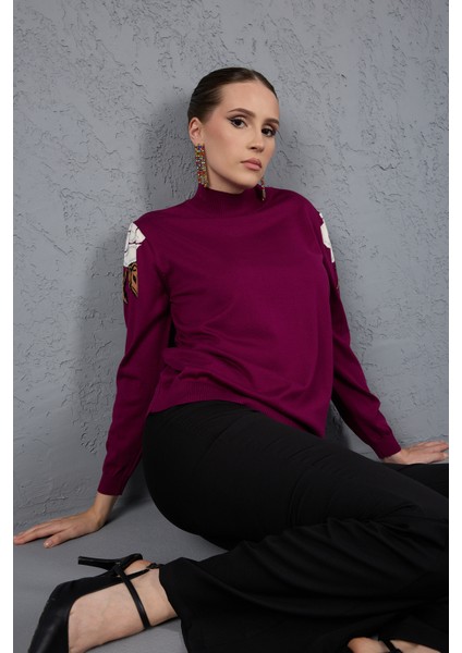 Kadın Mürdüm Elit Viskon Kumaş Taş Detaylı Omuzlar Yarım Balıkçı Yaka Triko Bluz
