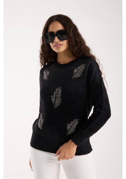 Kadın Siyah Sakal Iplik Yaprak Desenli Boncuk Nakışlı Bisiklet Yaka Triko Kazak fırsatları